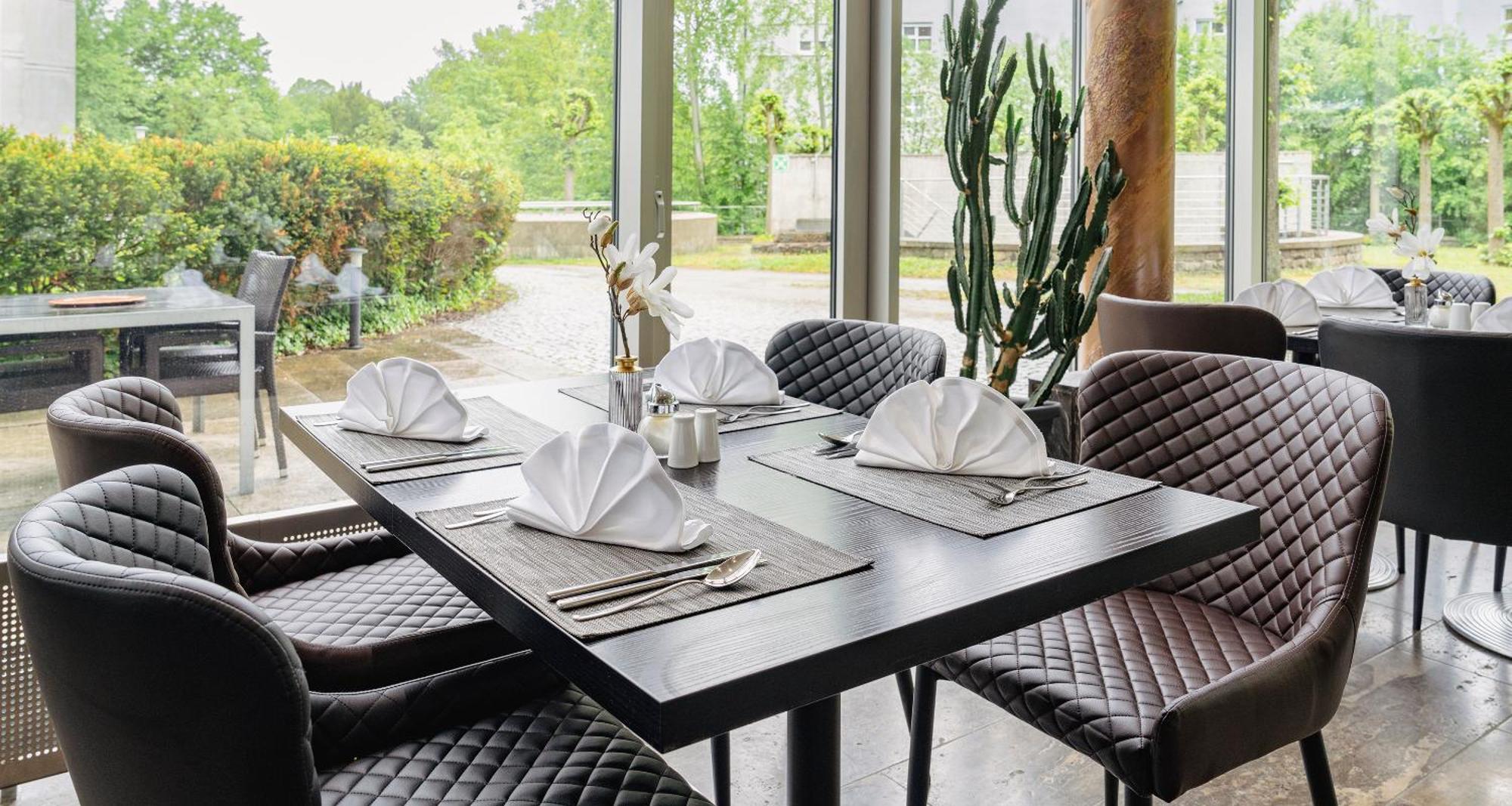 Plaza Inn Stuttgart-Дитцинген Экстерьер фото