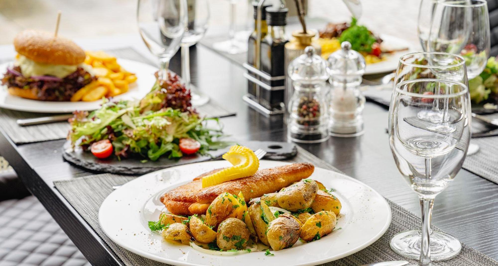 Plaza Inn Stuttgart-Дитцинген Экстерьер фото